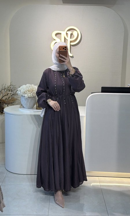 فستان مع خرز